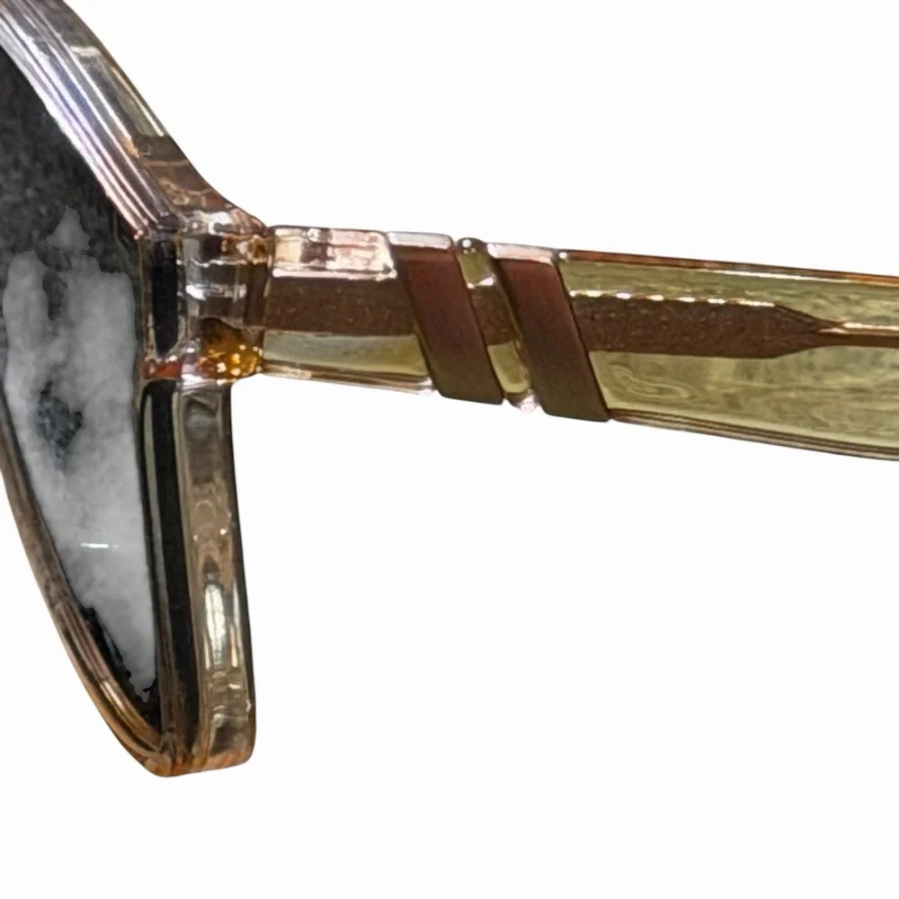 Blenders Eyewear Prime 21 Gold Polarized Sunglasses & Case (See Scratches)